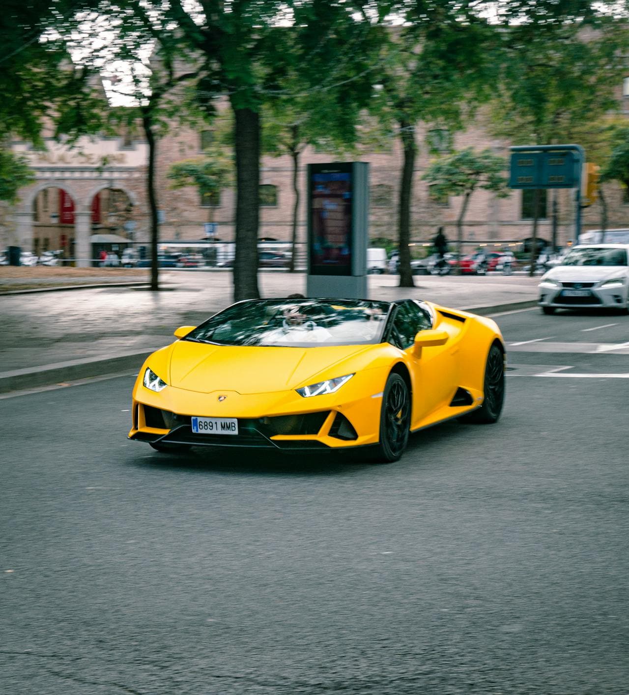 Rent Lamborghini Huracan Dubai: Complete 2026 Guide