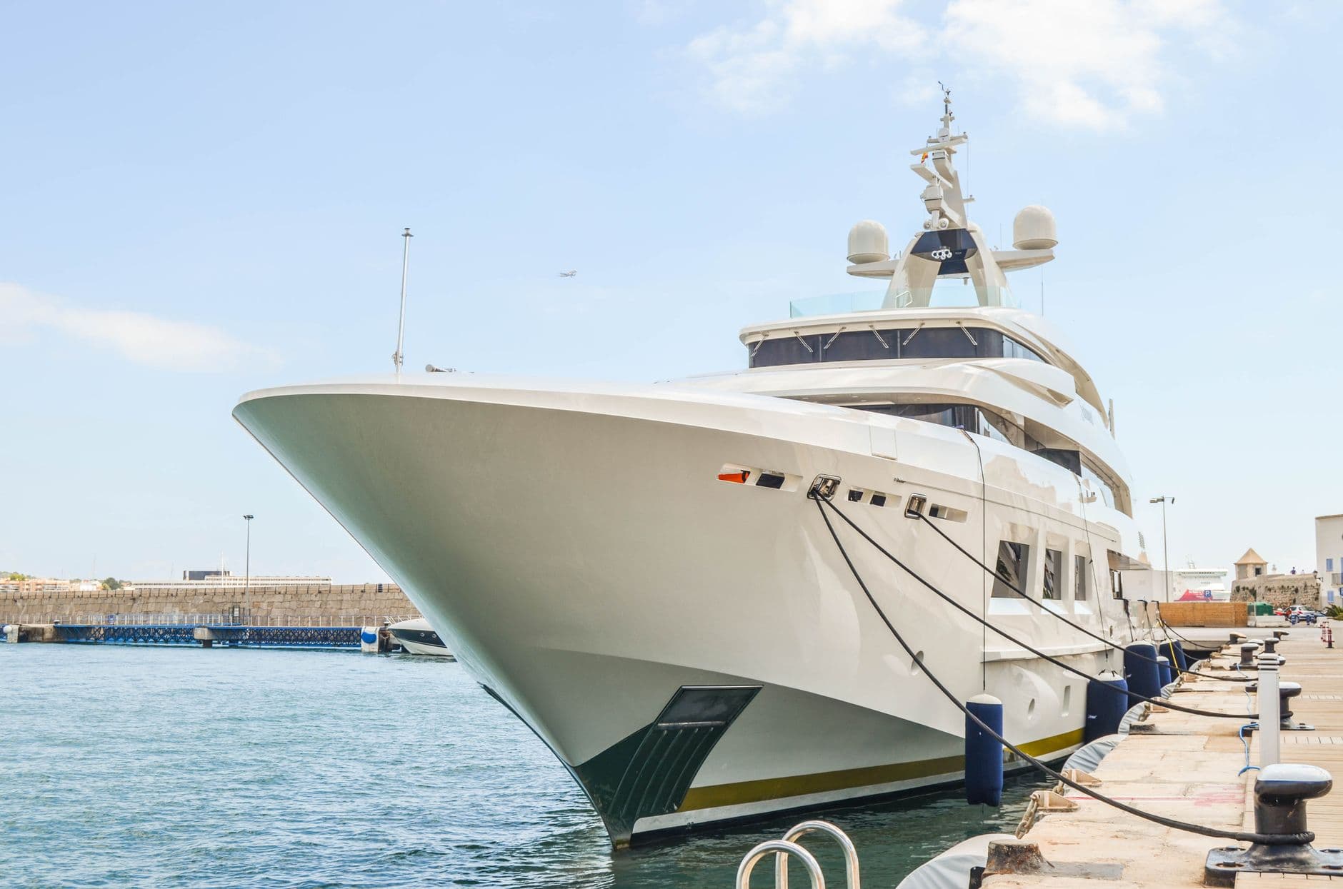 Location megayacht 150 pieds avec 5 cabines pour sejour prive VIP a Dubai