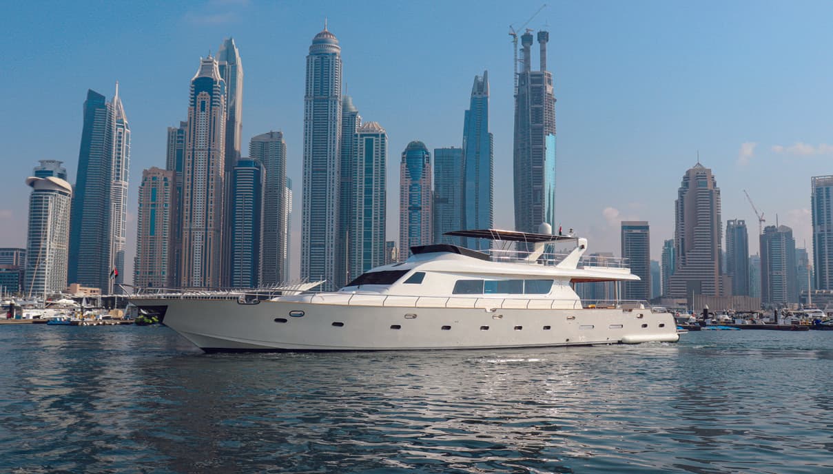 Location yacht party 70 pieds a Dubai Harbour avec Dubai Small